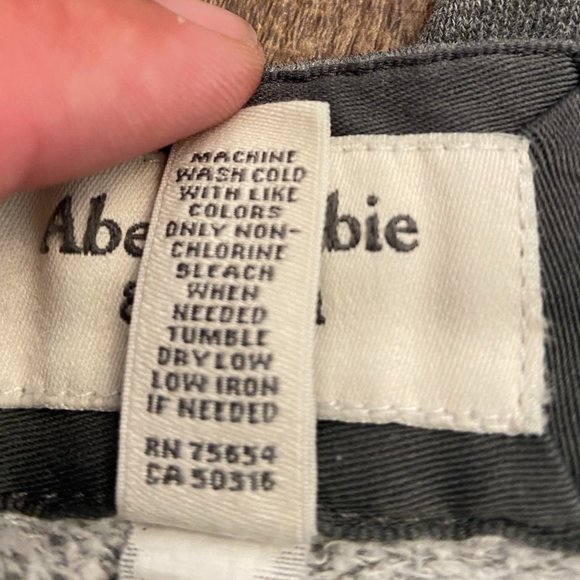 Abercrombie + Fitch Sweat Shorts - Small - Picture 7 of 8